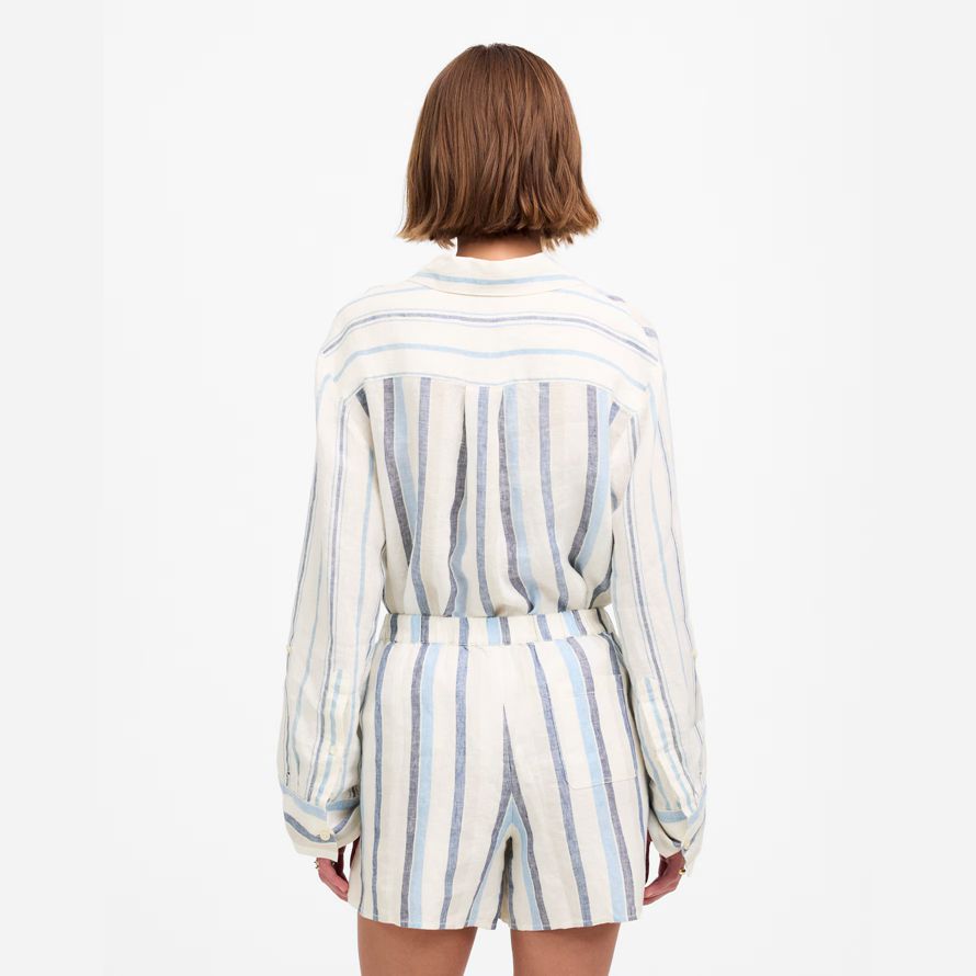 womens madewell curved hem pull-on shorts white blue